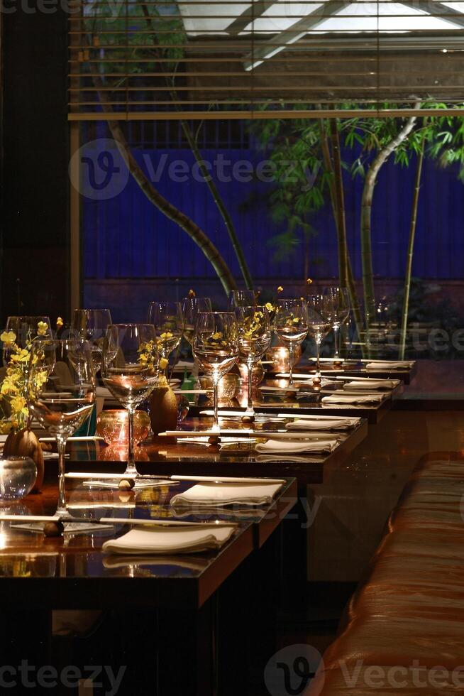 sofistikerad och dekorerad tabeller för bra dining foto