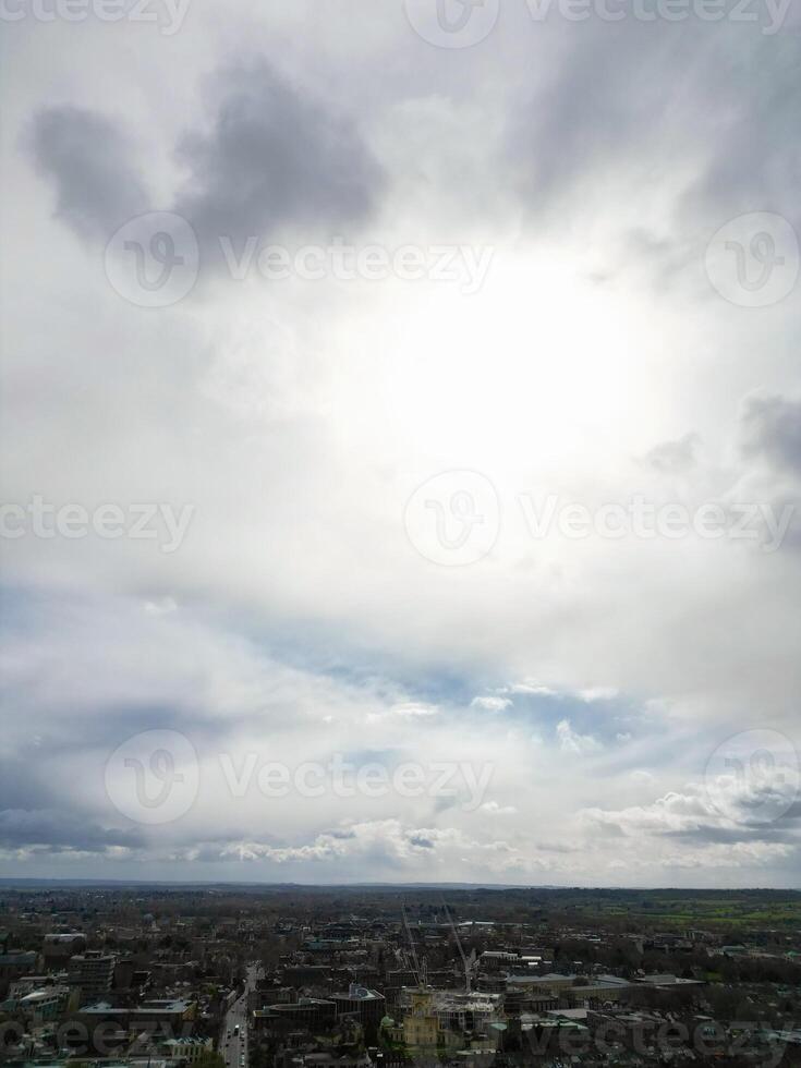 skön himmel och moln över oxford stad av England Storbritannien foto