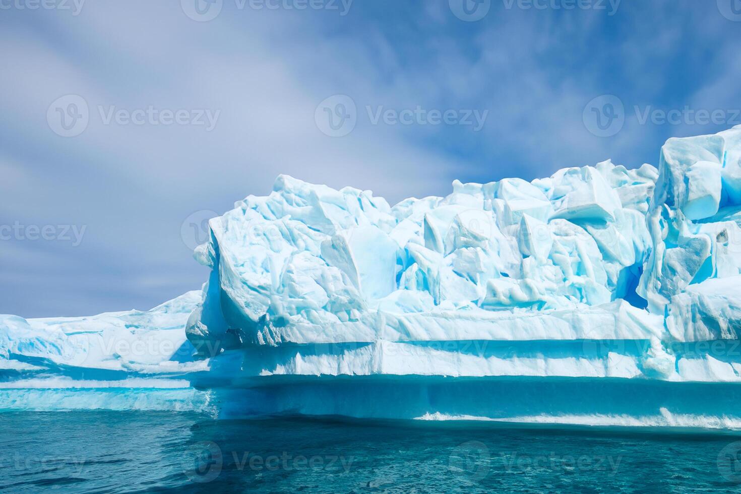 majestätisk is klippor krönt förbi en Häftigt atmosfär, inramade förbi de skön hav och himmel, framkallning en harmonisk panorama av naturens isig prakt och oceanisk prakt foto