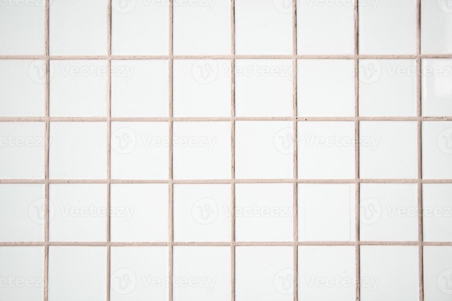 vit bricka vägg, abstrakt mönster mosaik- bakgrund, texturerad vägg eller golv foto