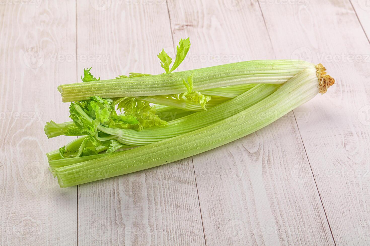 vegan kök - rå selleri stam foto