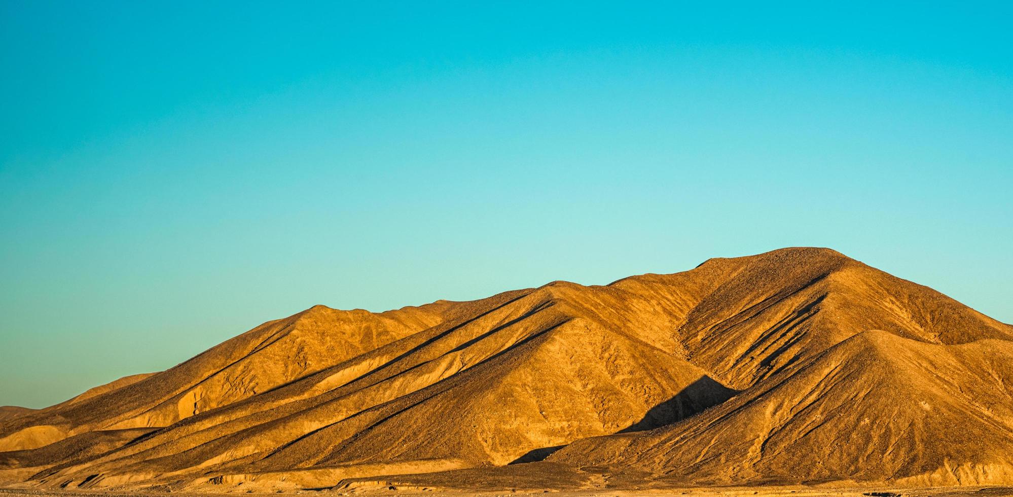 bergstoppar i öknen i Egypten foto