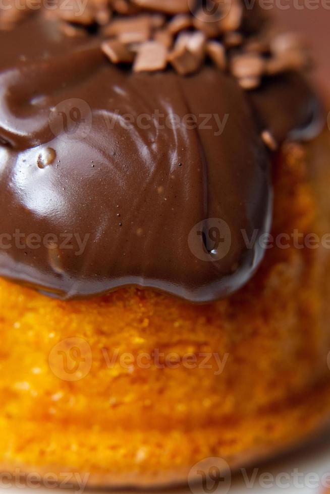 morotskaka med chokladkräm foto