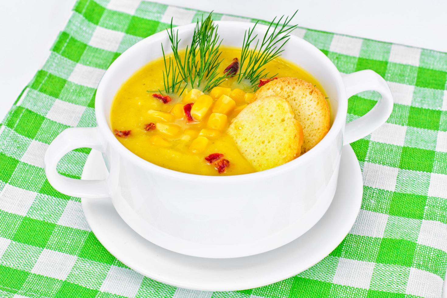 soppa av potatismos med majs foto