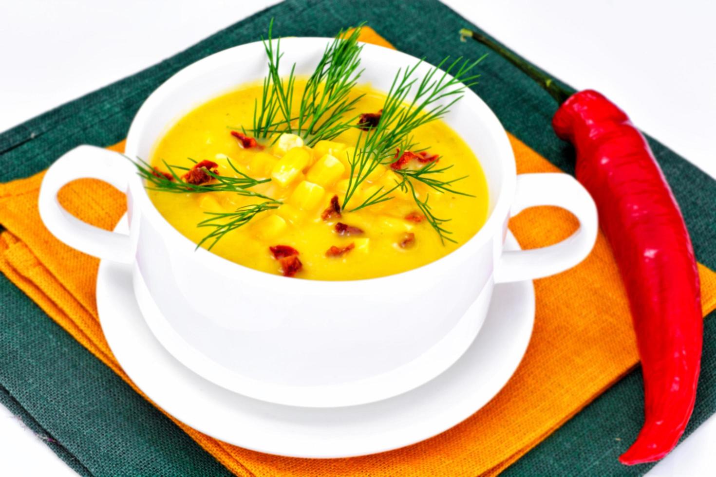 soppa av potatismos med majs foto