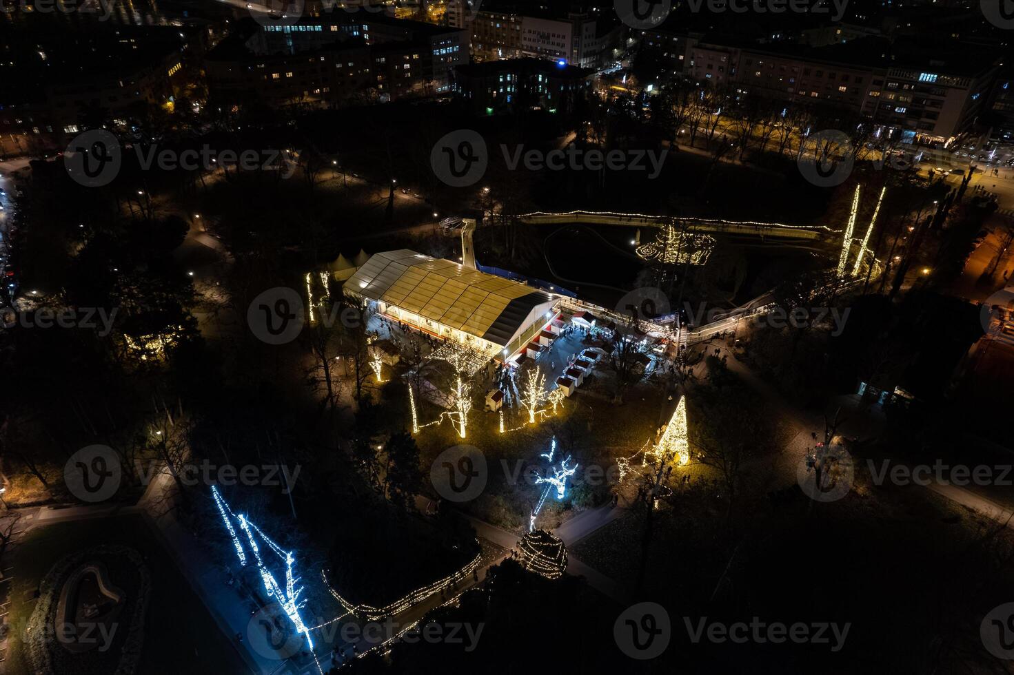 vinter- parkera i de skön stad av novi ledsen, serbia foto