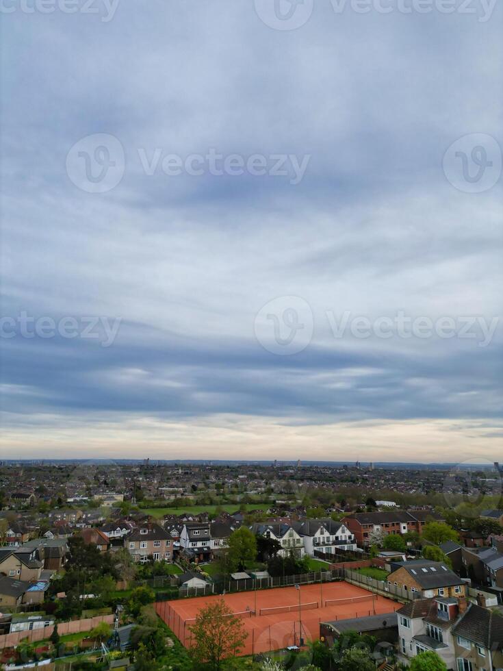 antenn se av brent korsa väst hendon London stad av England förenad rike, april 12:e, 2024 foto