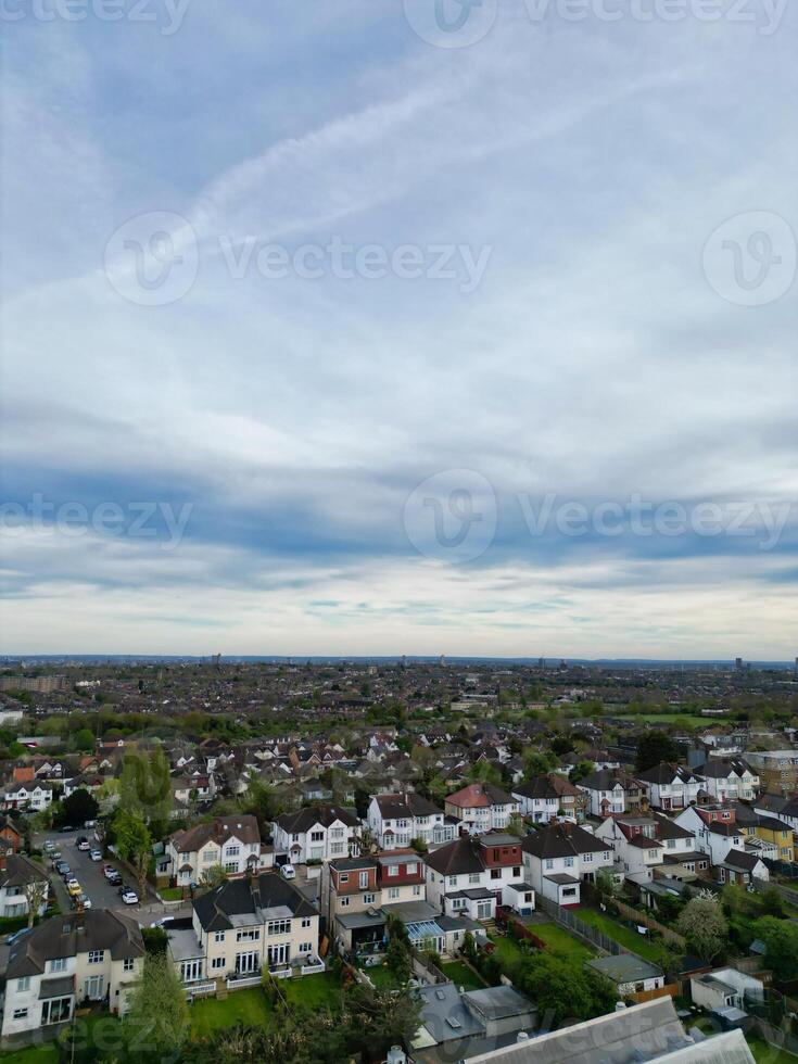 antenn se av brent korsa väst hendon London stad av England förenad rike, april 12:e, 2024 foto