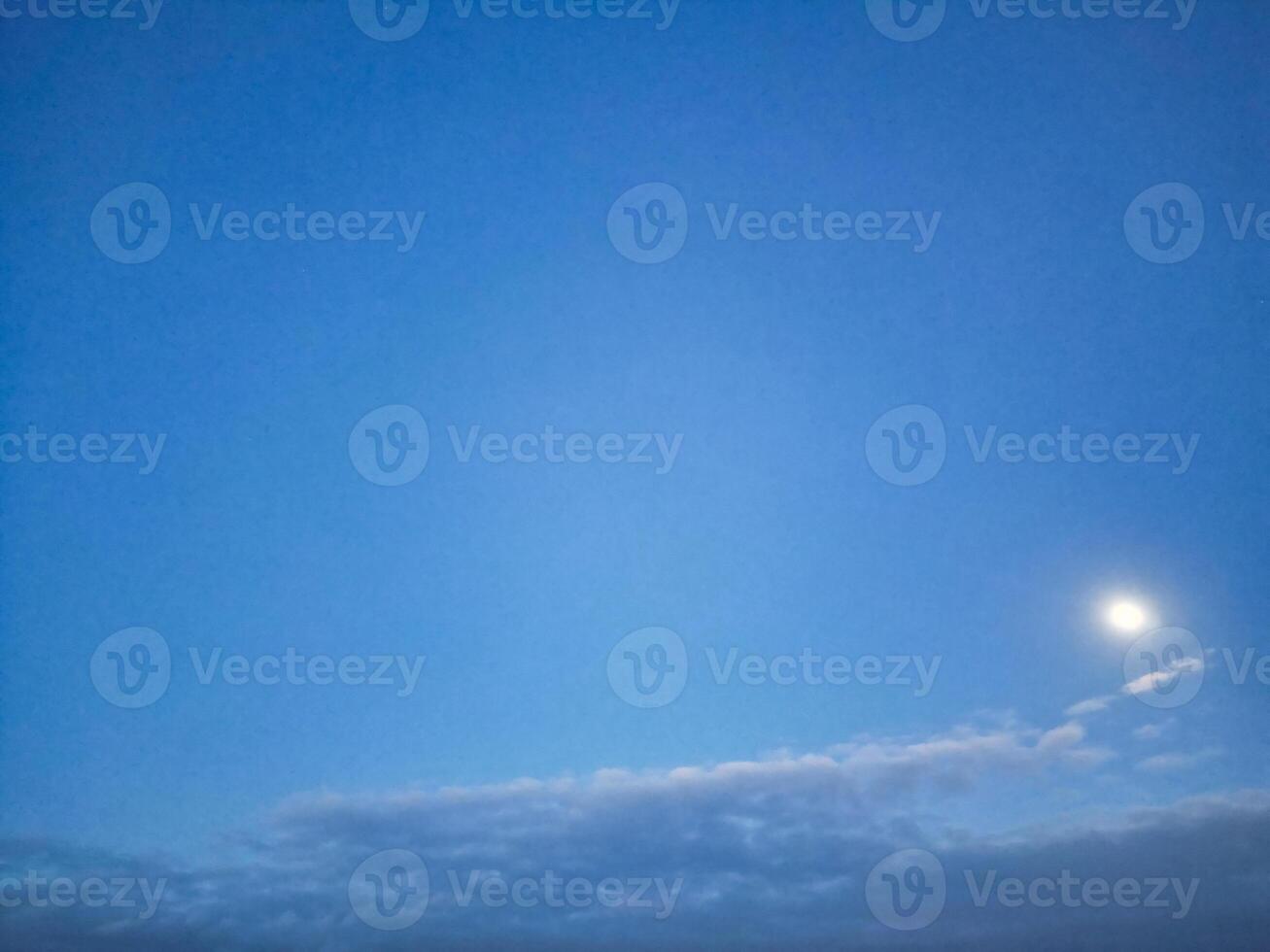 mest skön se av himmel och moln över oxford stad av England förenad rike foto