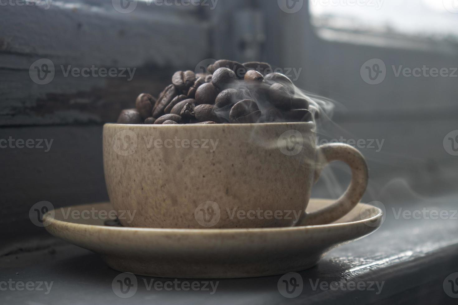 rostade kaffebönor. foto