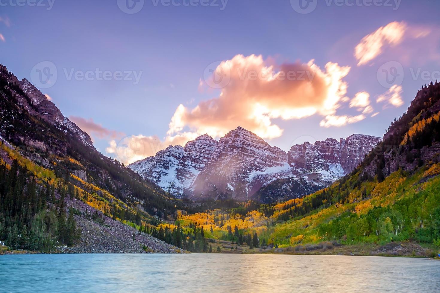 landskapsfoto av rödbrun klocka i asp colorado höstsäsong, usa foto