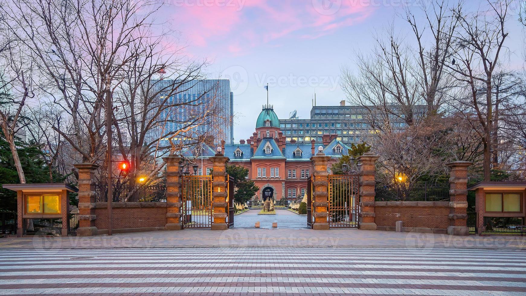 det historiska tidigare Hokkaido-regeringen vid skymningen foto