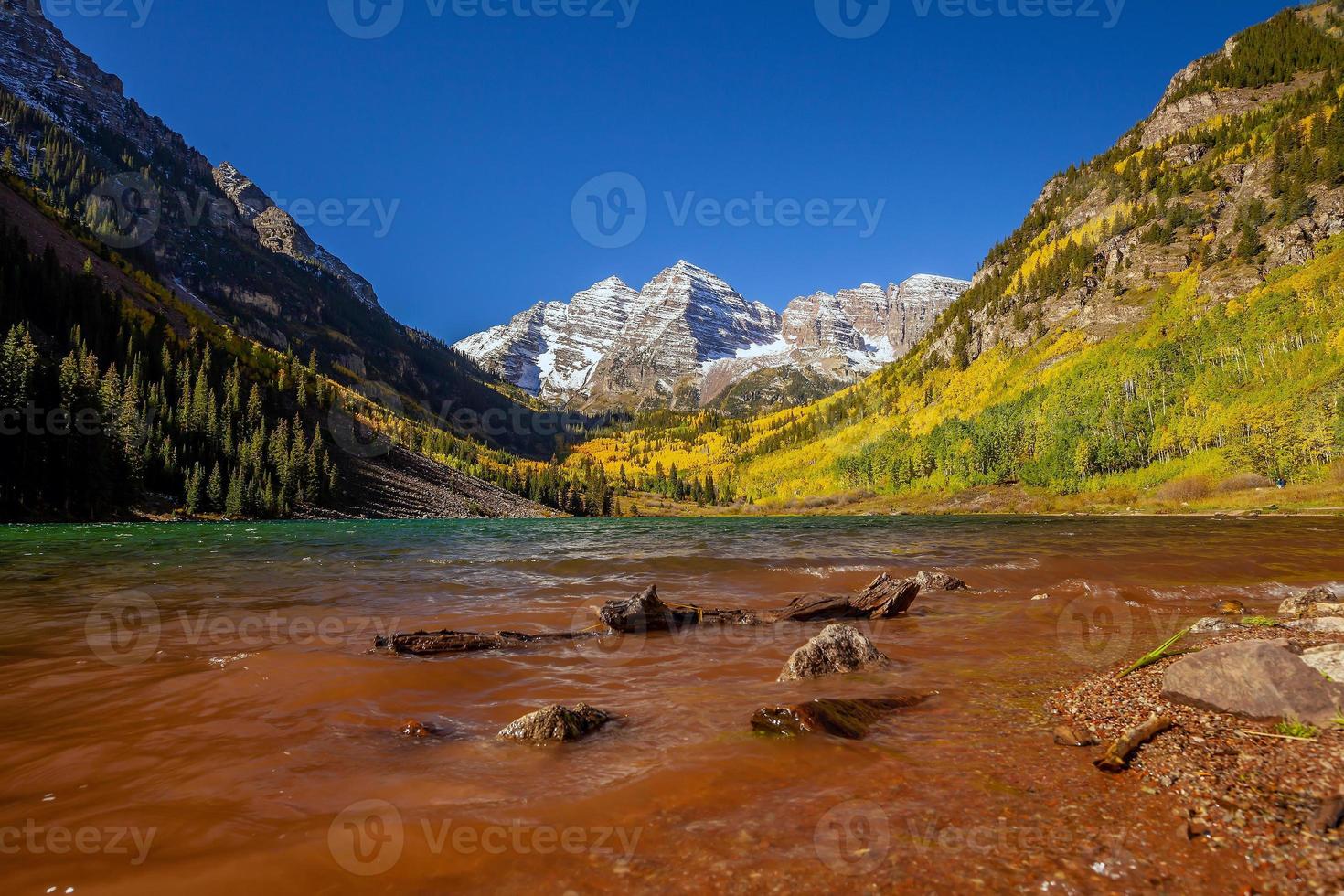 landskapsfoto av rödbrun klocka i asp colorado höstsäsong, usa foto