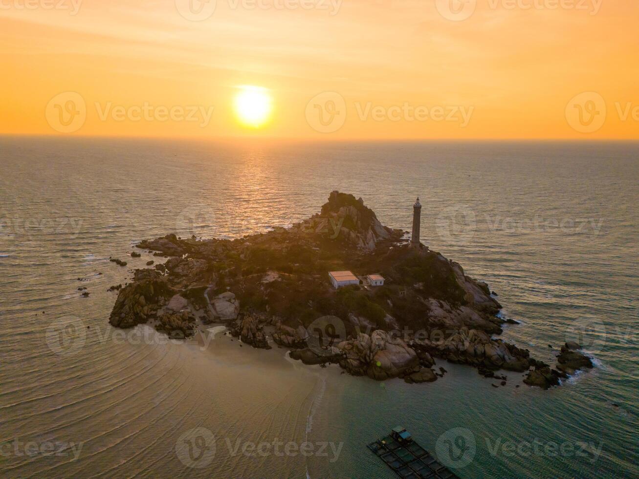 ke ga strand på mui nej, phan thiet, binh thuan, vietnam. ke ga cape eller fyr är de mest favorit destination för besökare till la gi, binh thuan provins. foto