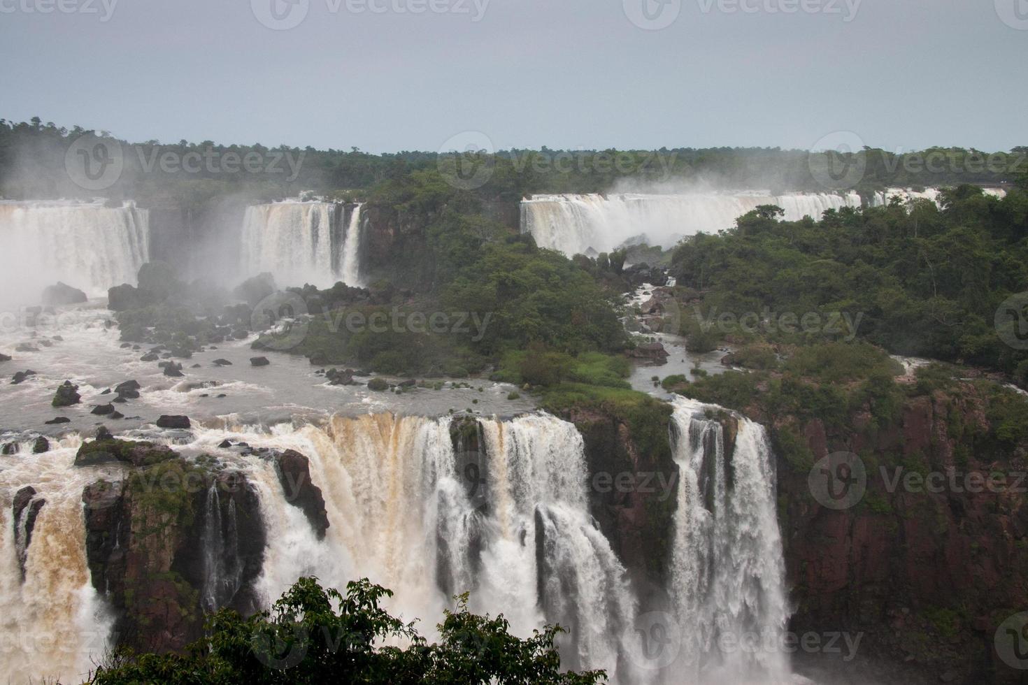 iguazu faller på gränsen mellan Brasilien och Argentina foto