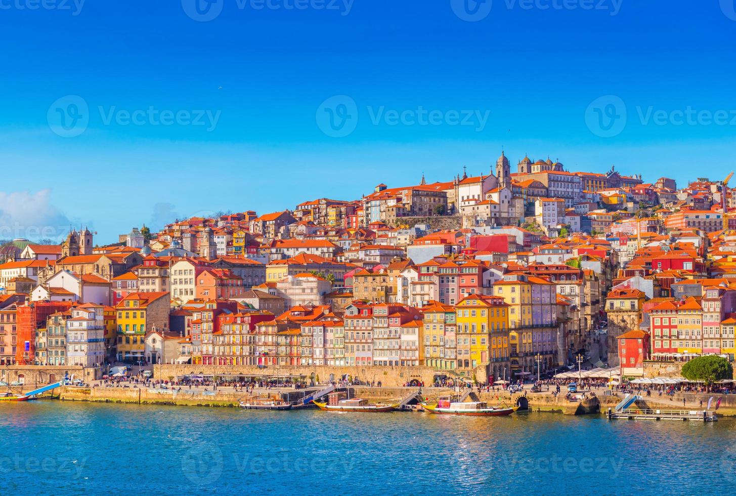 stadsbilden i porto, utsikt över den gamla europeiska staden, portugal foto