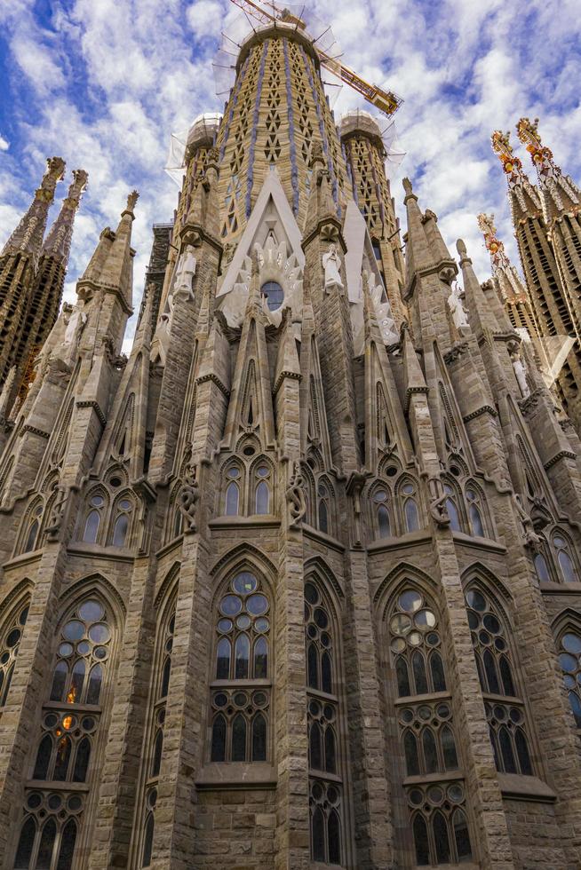 Barcelona, Spanien, 7 oktober 2019 - Cathedral la Sagrada Familia i Barcelona, Spanien. det är designat av arkitekten antonio gaudi och byggt sedan 1882. foto