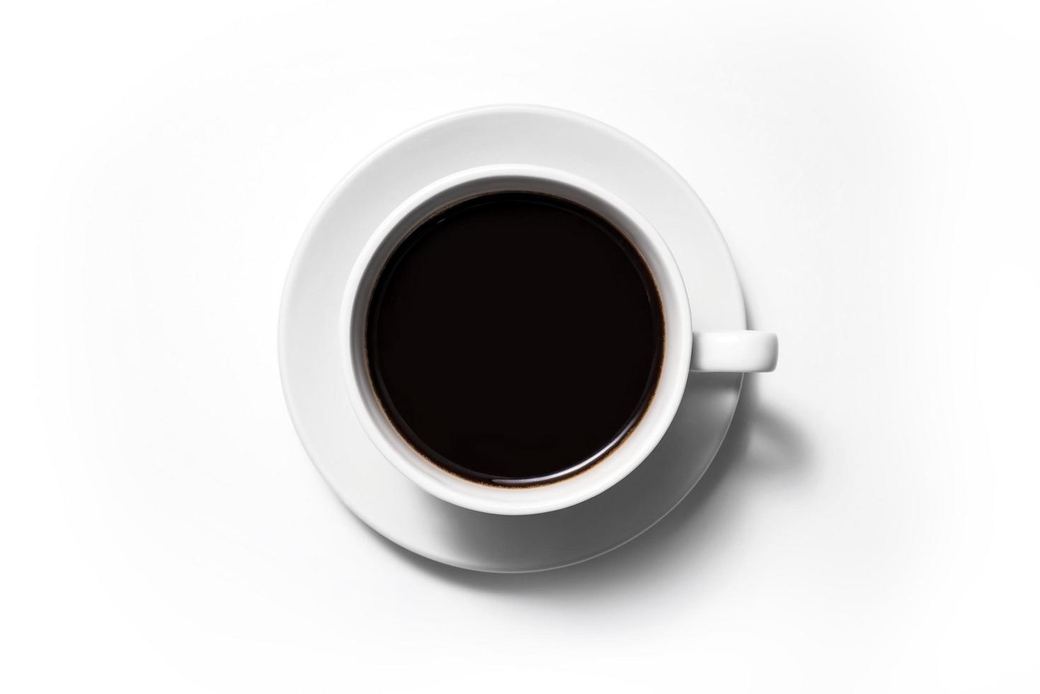 svart kaffe isolerad på en vit bakgrund. foto