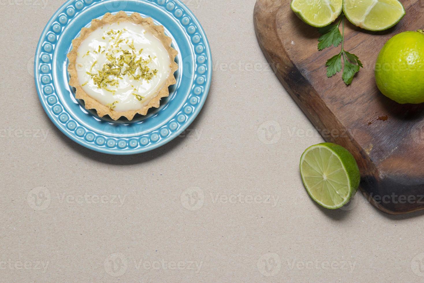 ovanifrån av traditionell fransk citron tårta. foto