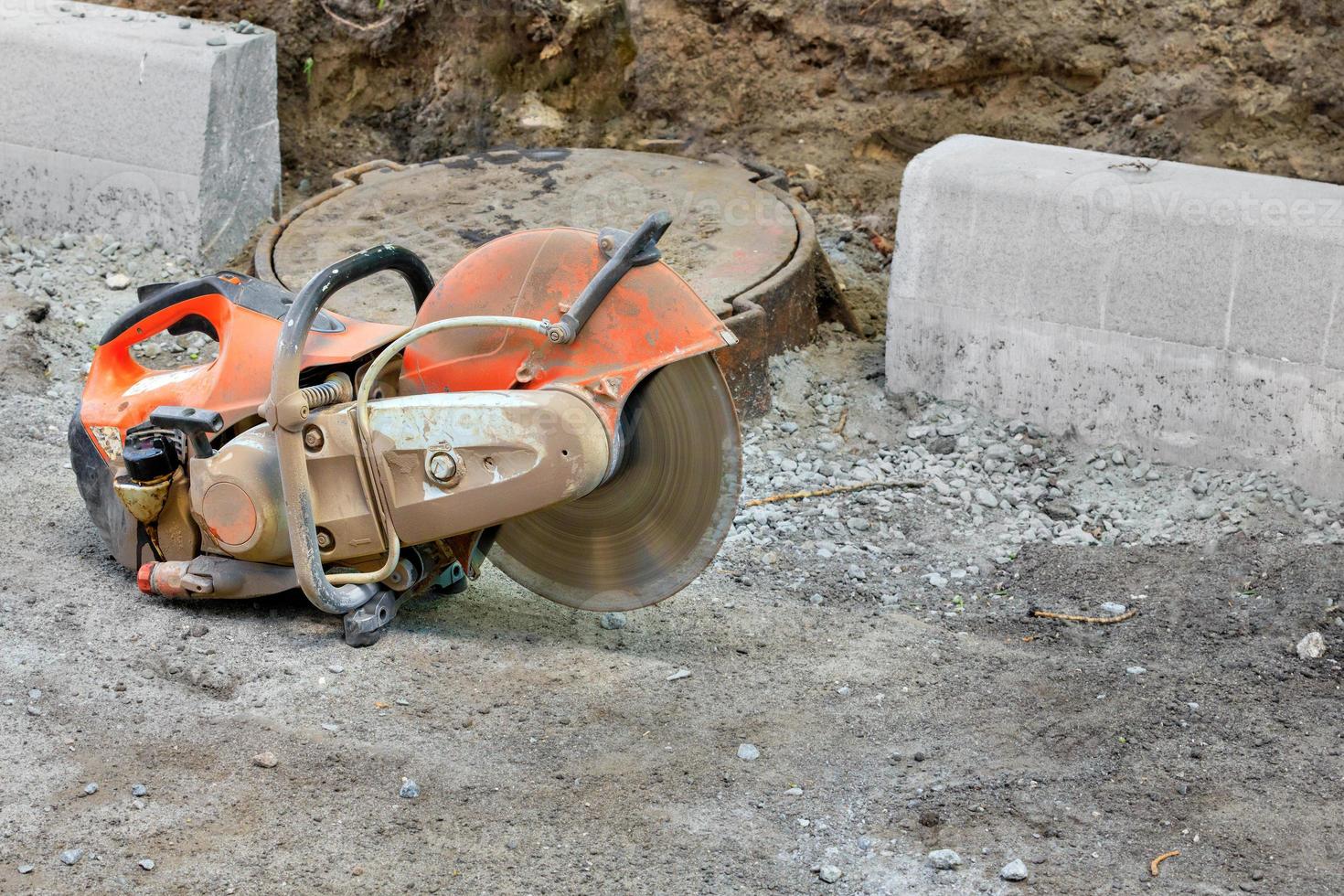 betongfräs på byggarbetsplatsen i fungerande skick. foto