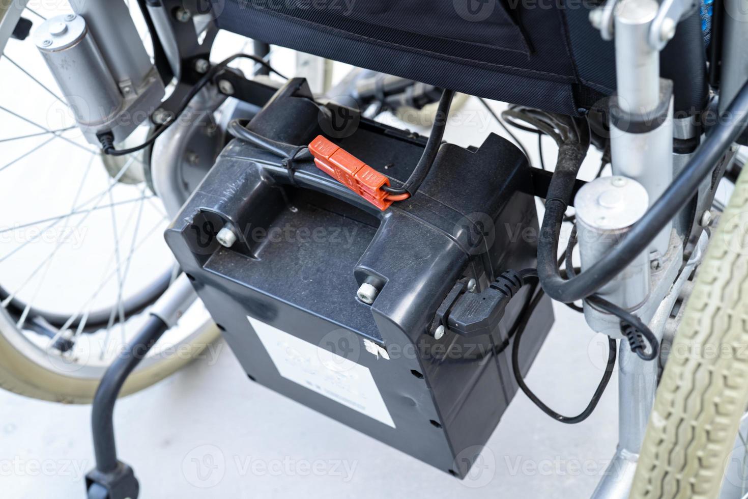 batteri av elektrisk rullstol för patient eller personer med funktionshinder. foto