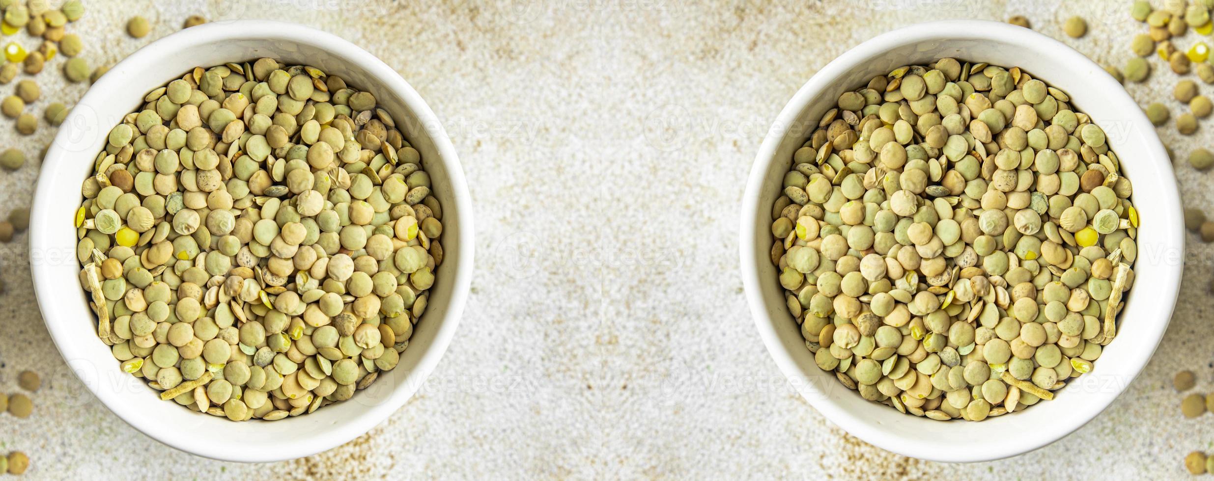 gröna linser baljväxter redo att laga hälsosam måltid mat kost foto