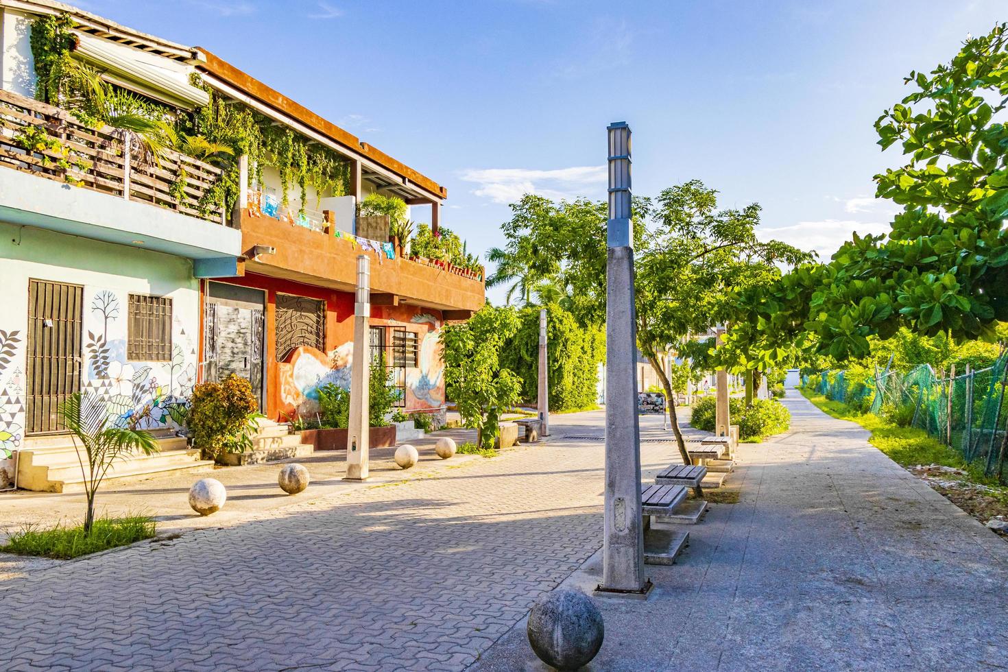 typiska väggmålningar i stadsbilden i Playa del Carmen i Mexiko. foto