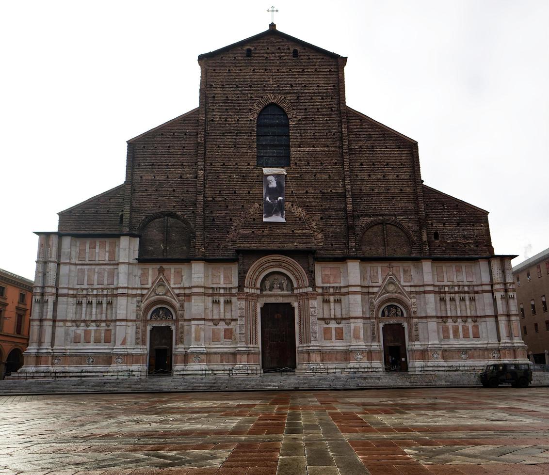 fasaden av den historiska basilikan San Petronio i Bologna. Italien foto