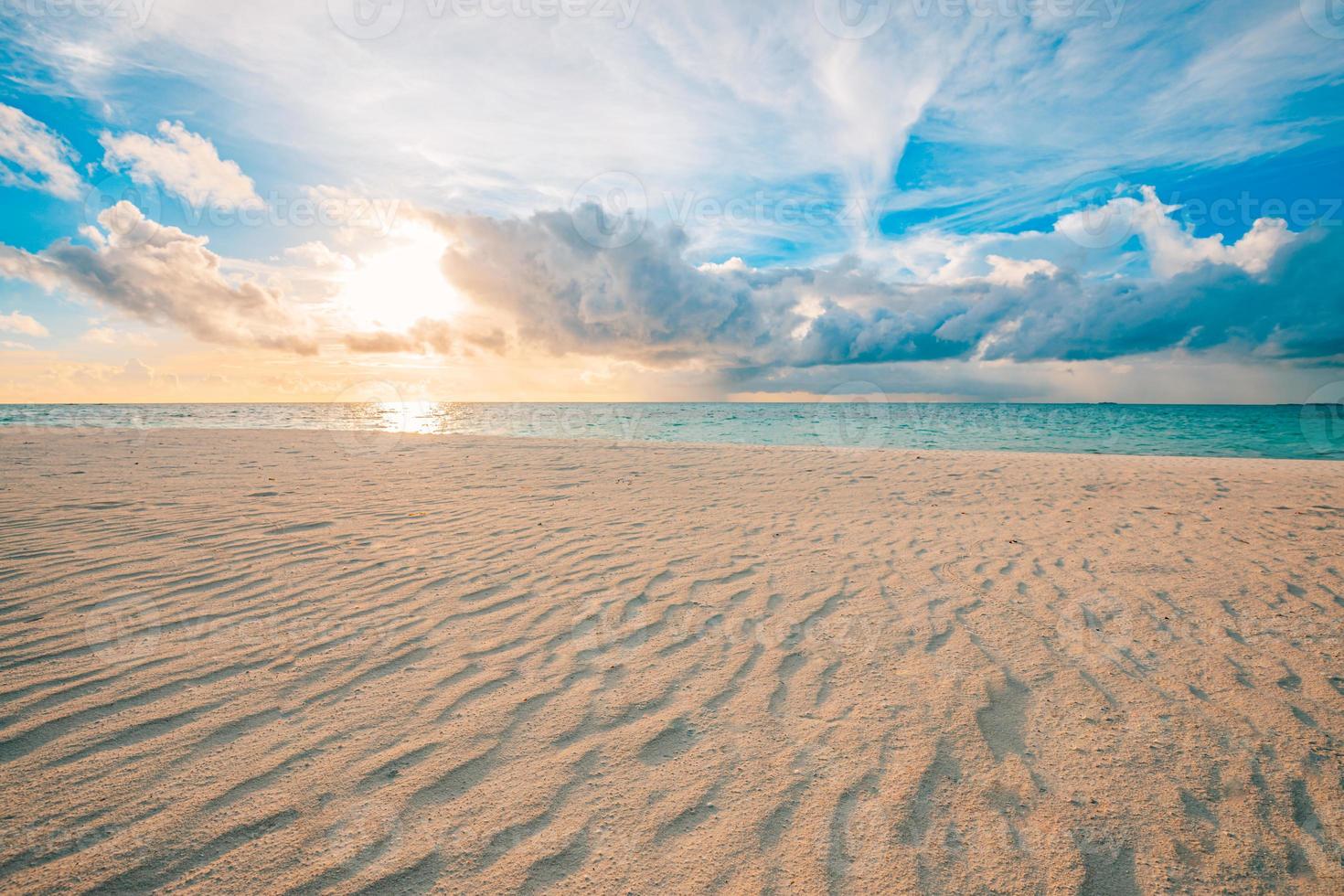 närbild havssandstrand. panorama strandlandskap. inspirera tropi foto