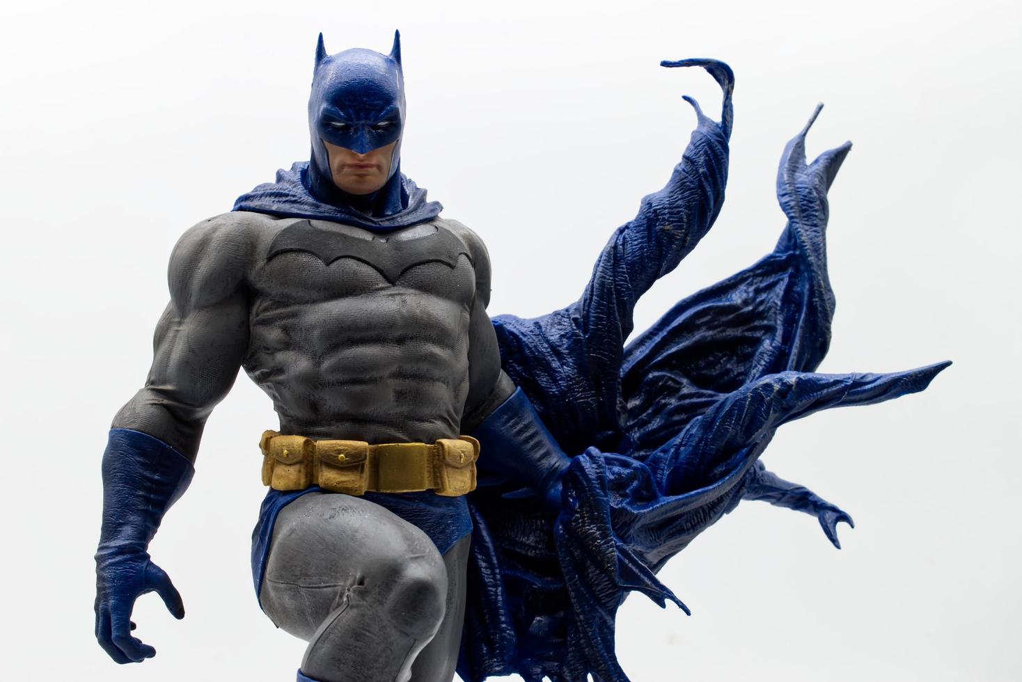 Bologna, Italien, 2019 - batman actionfigur isolerad på vit bakgrund. foto