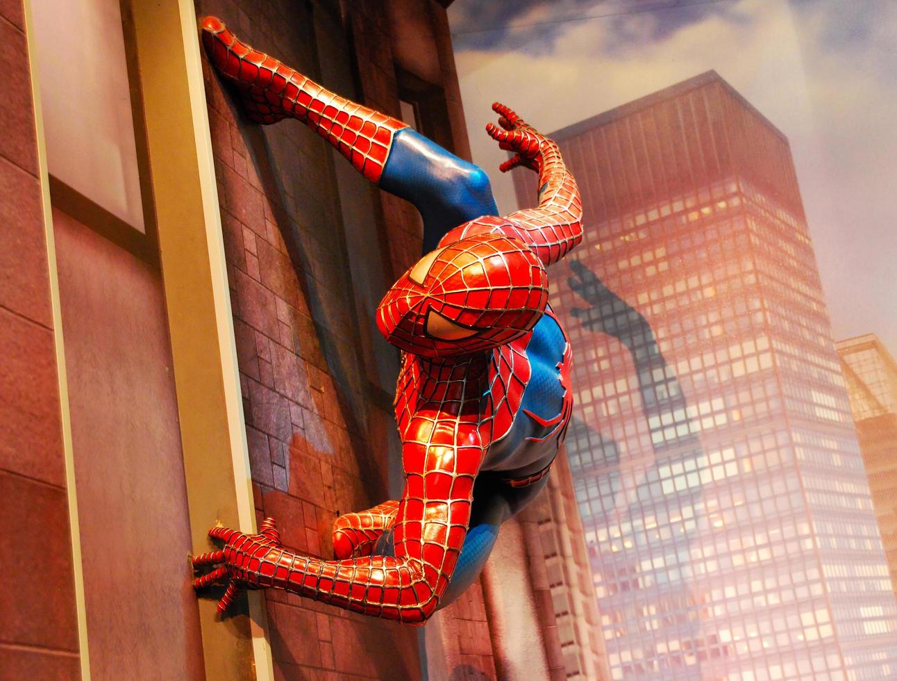 London, England, Storbritannien, 2014 - den fantastiska spindelmannen statyn i naturlig storlek i Madame Tussauds museum foto
