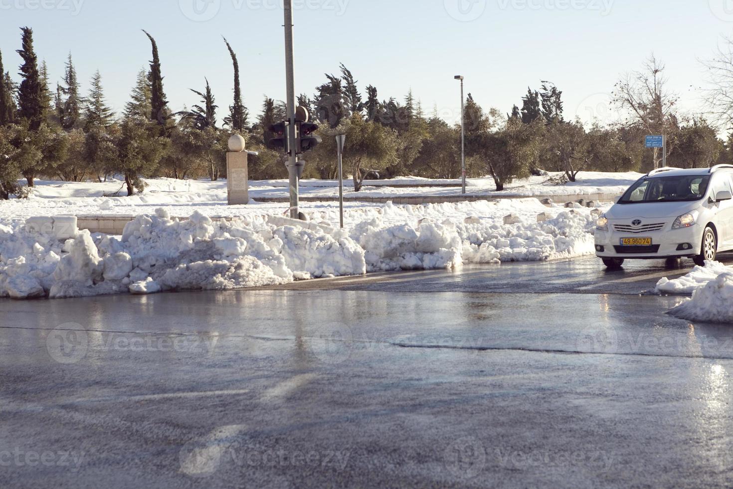 snö i Jerusalem och de omgivande bergen foto