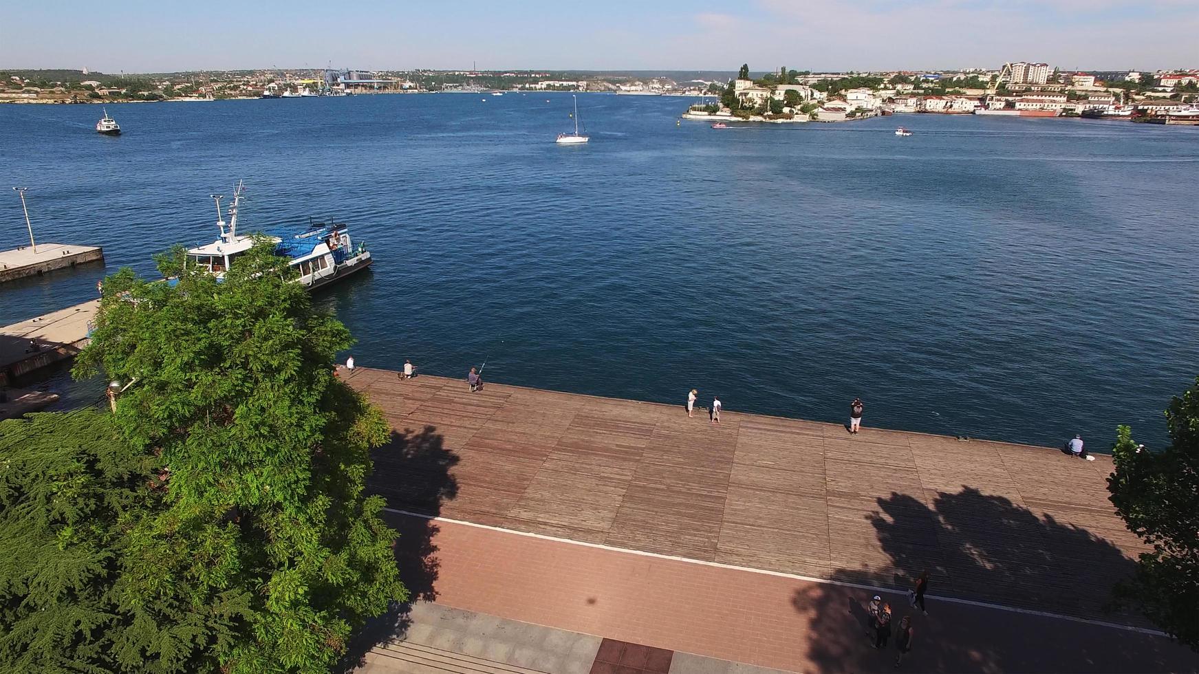 Flygfoto över det urbana landskapet i Sevastopol foto