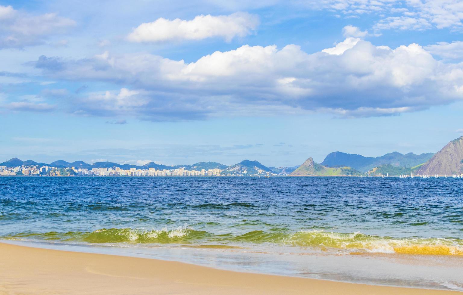 flamengo beach panoramautsikt och stadsbild rio de janeiro Brasilien. foto