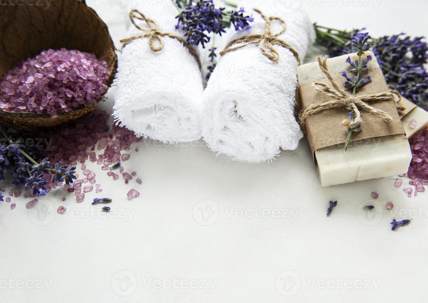 naturlig ekologisk spa -kosmetik med lavendel. foto