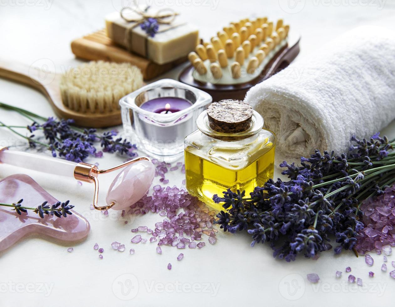 naturlig ekologisk spa -kosmetik med lavendel. foto