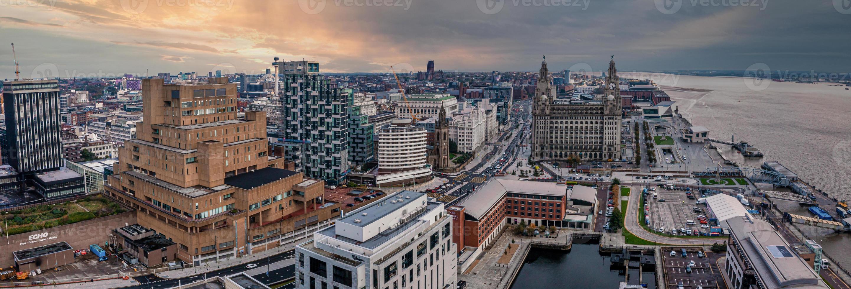 Flygfoto över Liverpools skyline i Storbritannien foto