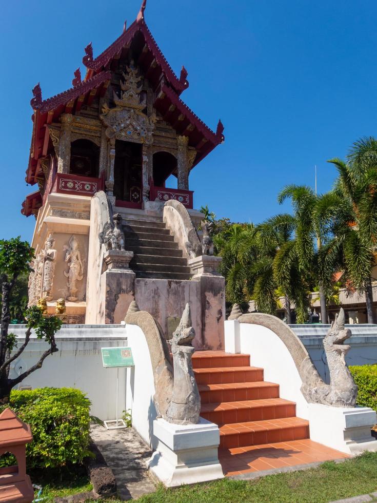 wat phra singh tempel chiang mai thailand 11 januari 2020byggandet av wat phra singh blir år 1345 när kung payu den femte kungen av mangrai dynastin pagod byggd för far kham khu foo. foto