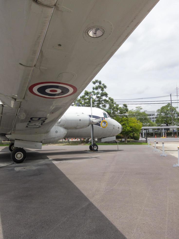royal thai air force museum bangkokthailand18 augusti 2018 utsidan av flygplanet har många stora flygplan. att lära sig närmare. den 18 augusti 2018 i Thailand. foto