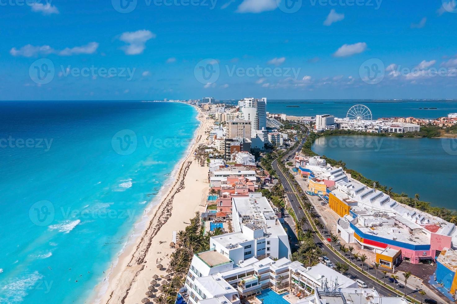 Flygfoto över lyxhotellen i Cancun foto