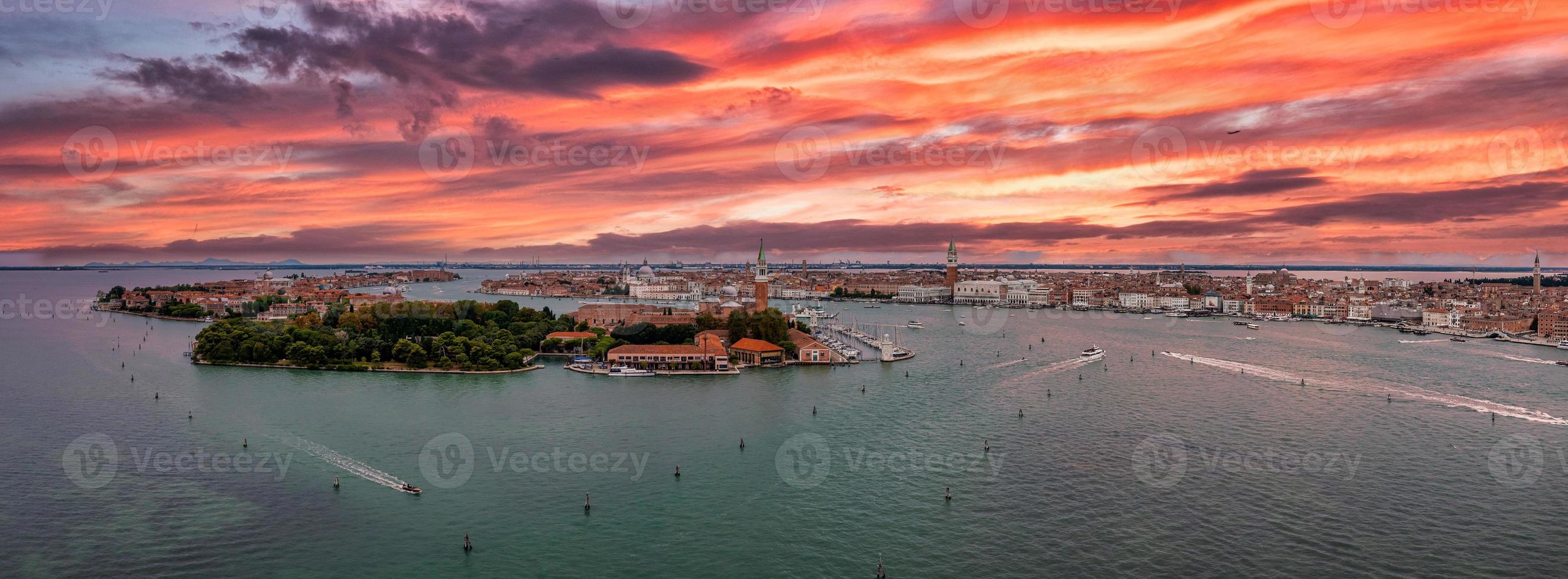 panorama flygfoto över ön San Giorgio Maggiore i Venedig foto