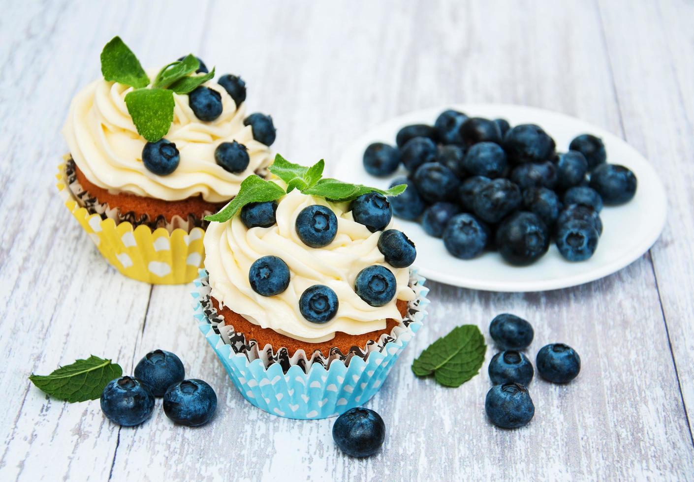 cupcakes med färska blåbär foto