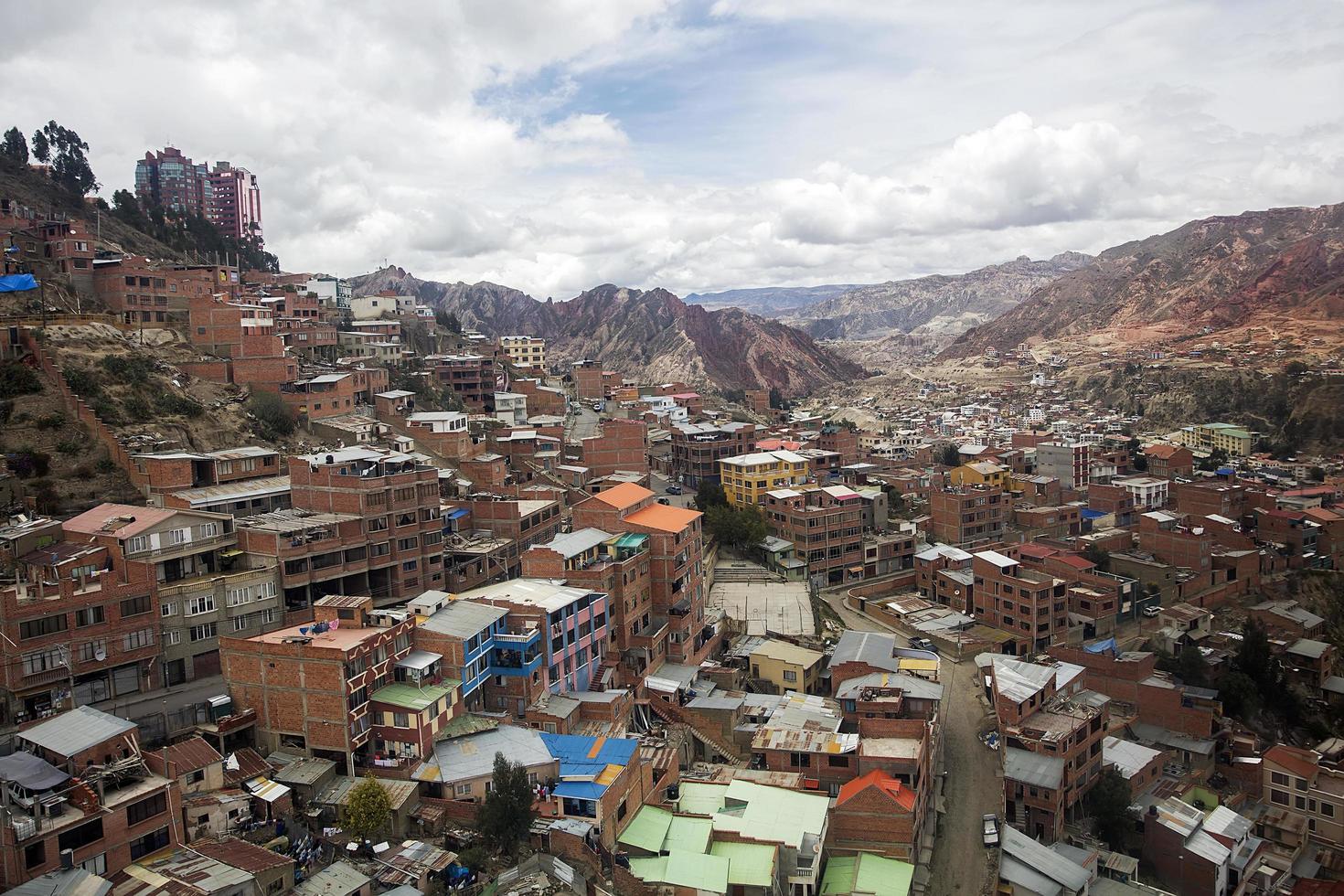 la paz, bolivia, 10 januari 2018 - flygfoto på la paz, bolivia. det är huvudstad och tredje största bolivianska stad foto