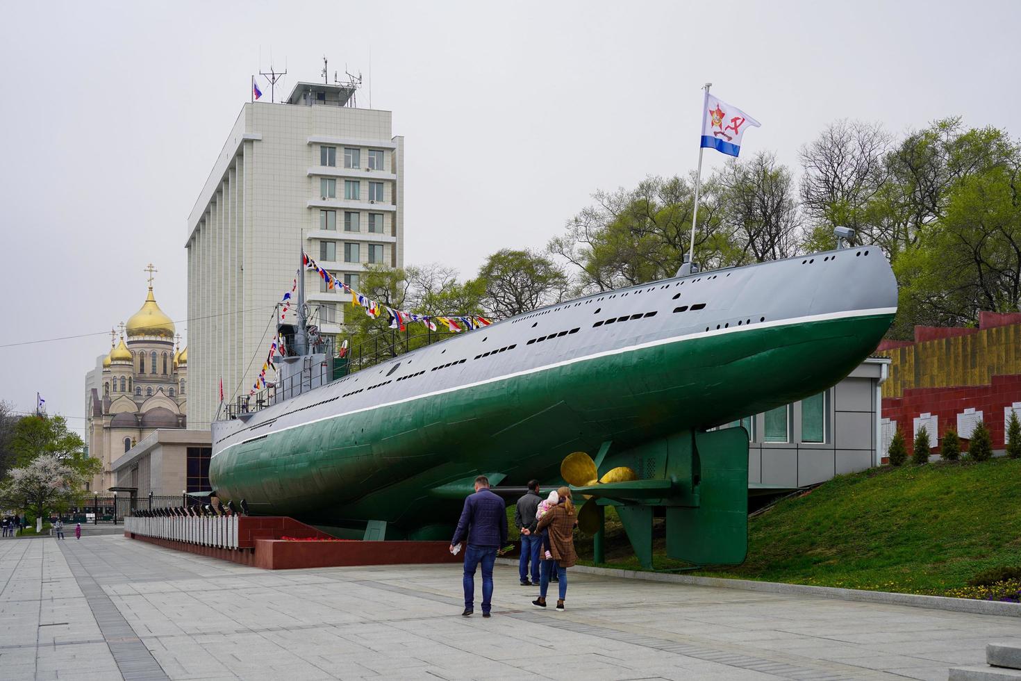 vladivostok, Ryssland-9 maj 2020 - ubåtsmuseumsfartyg vid vattnet. foto