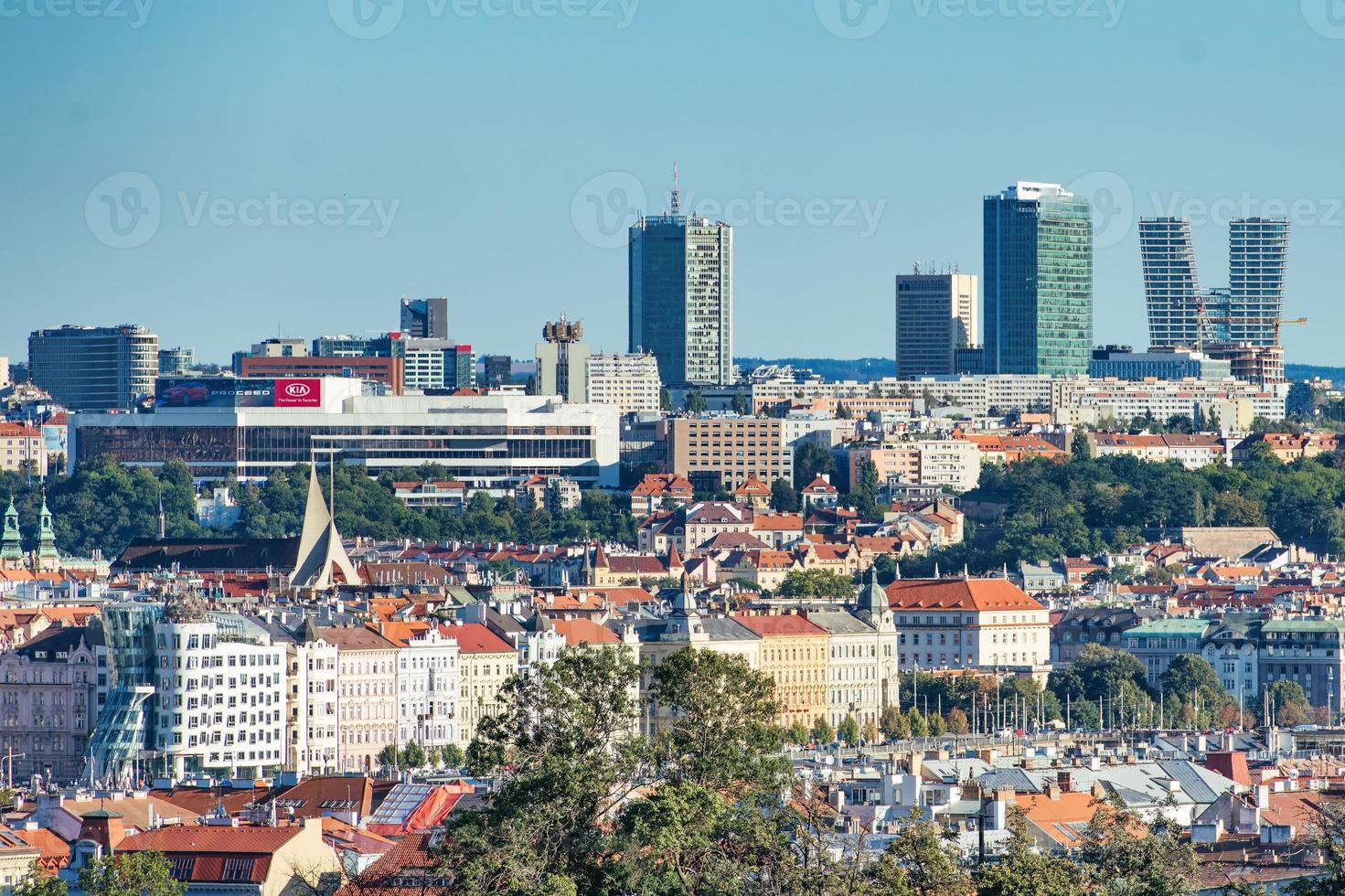 utsikt över det moderna Prag foto