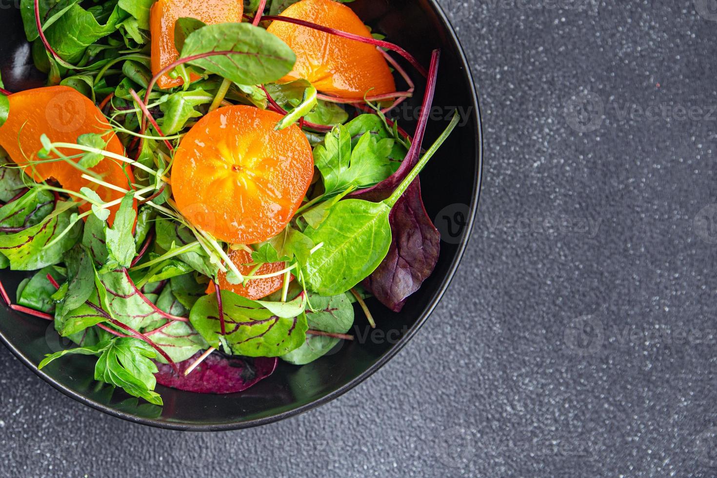 sallad persimmon salladsblad blanda grön hälsosam måltid mat mellanmål foto