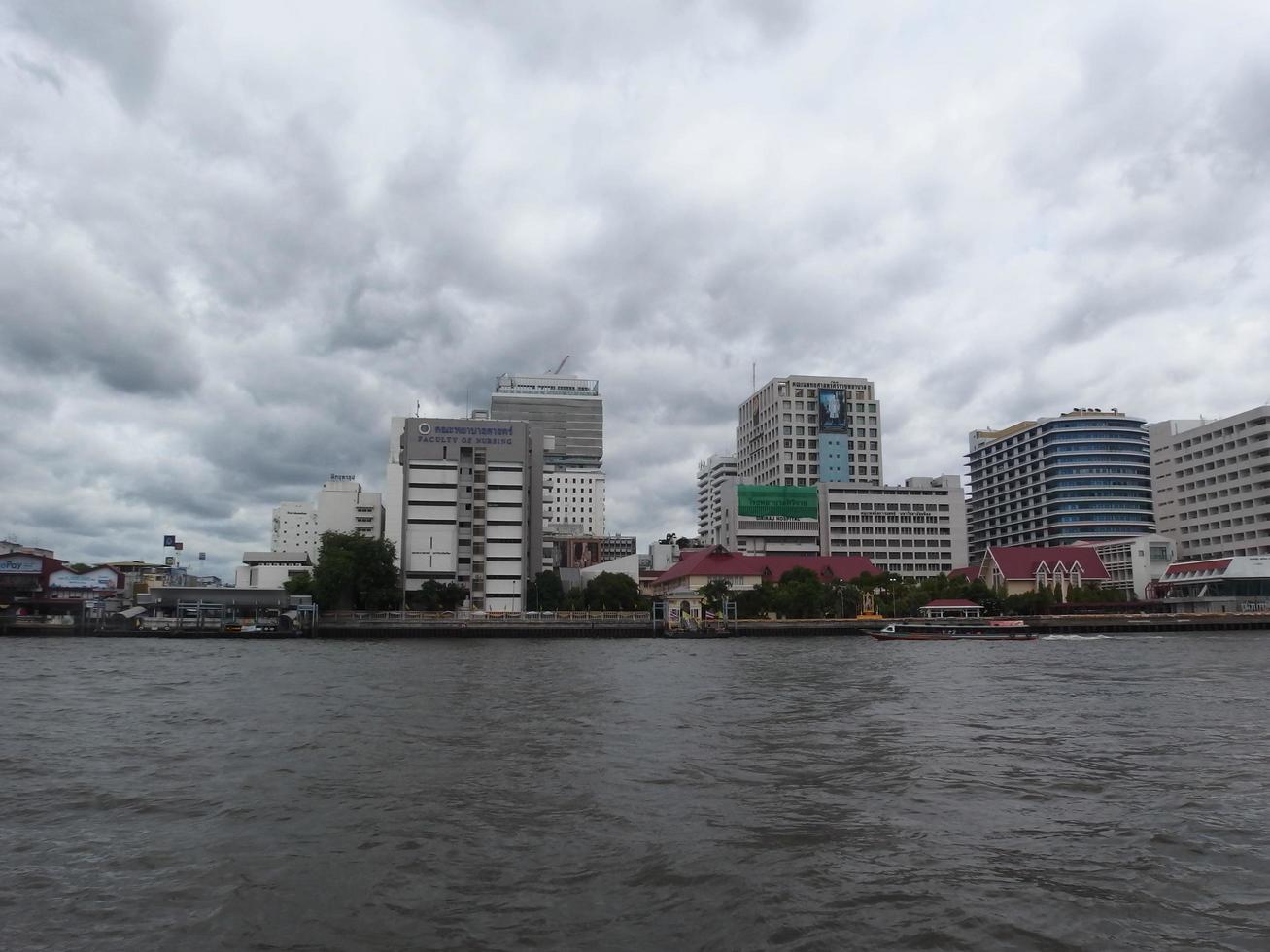 sjuksköterskefakulteten Mahidol University Bangkok Thailand 8 juni 2019 föddes det första sjukskötersketeamet i Thailand från en barnmorska och sjuksköterskekvinna från en medicinsk skola. kan betraktas som en omvårdnadsstiftelse foto