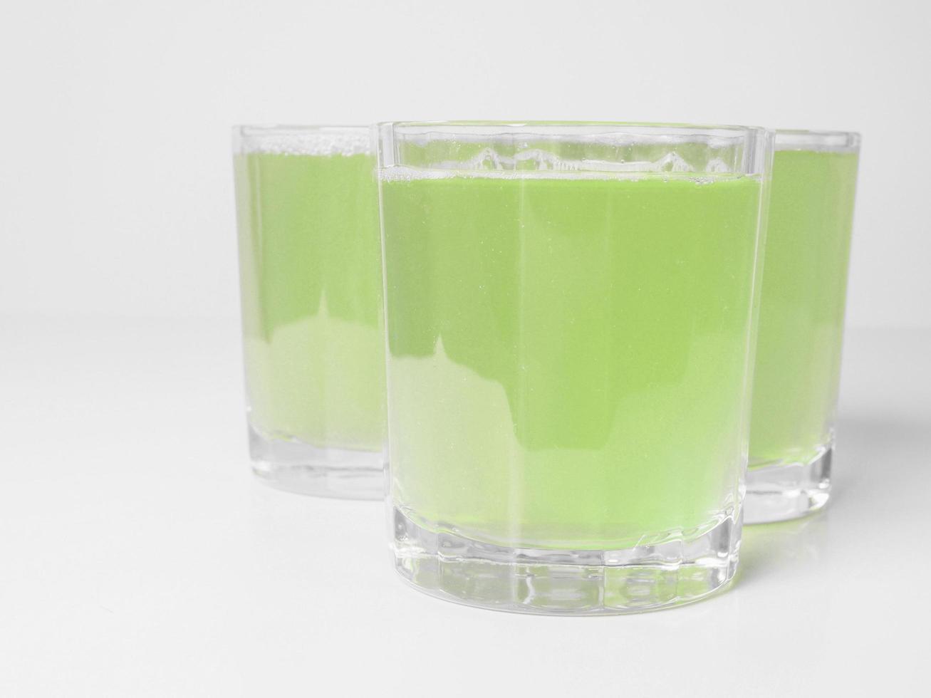 grön äppeljuice foto