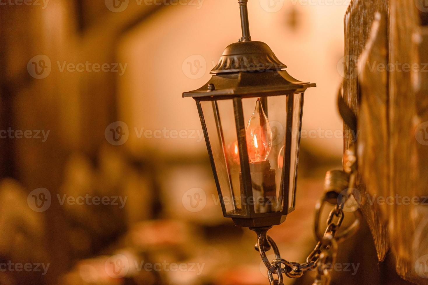 vintage metall lampa interiörbelysning glödlampor retro stil dekoration foto