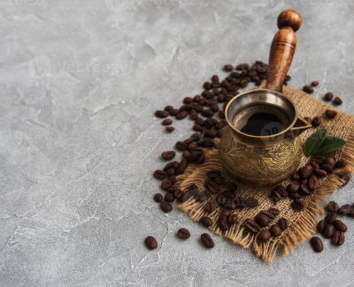 kaffebönor och turk foto
